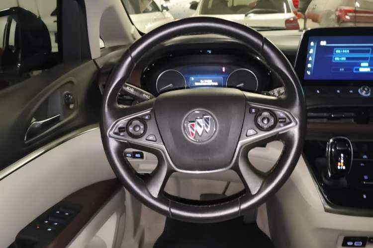 Used Buick GL8 2023 Land Executive Class 652T Luxury Model Steering Wheel