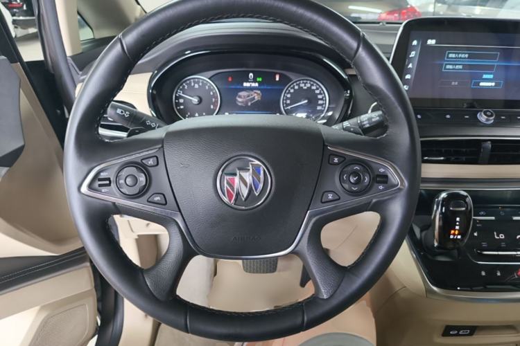 Used Buick GL8 2023 Facelifted Land Cruiser Executive Luxury Version Steering Wheel
