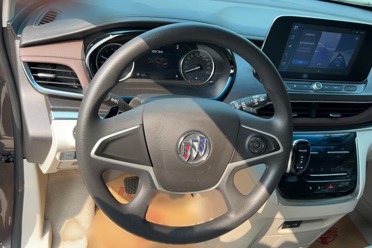 Used Buick GL8 2023 Land Executive Class Comfort Model Steering Wheel