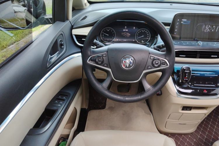 Used Buick GL8 2023 Facelifted Land Cruiser Executive Luxury Version Steering Wheel