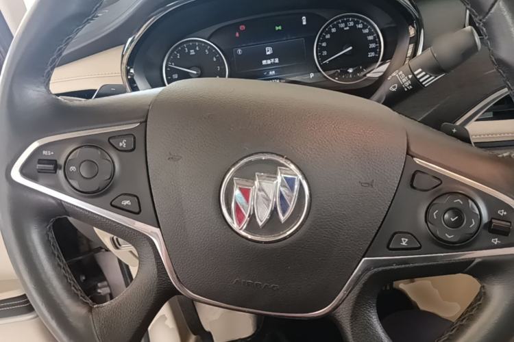 Used Buick GL8 2023 Facelifted Land Cruiser Executive Luxury Version Steering Wheel