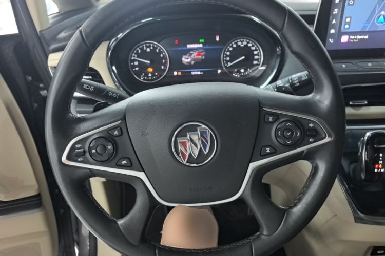 Used Buick GL8 2023 Facelifted Land Cruiser Executive Luxury Version Steering Wheel