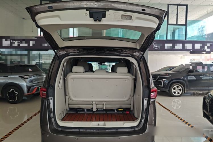 Used Buick GL8 2023 Land Executive Class Comfort Model Trunk