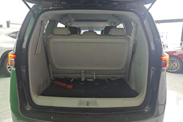 Used Buick GL8 2023 Land Executive Class Smart Enjoyment Model Trunk