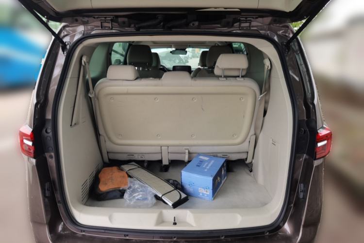 Used Buick GL8 2023 Land Executive Class Comfort Model Trunk