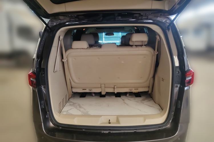 Used Buick GL8 2023 Facelifted Land Cruiser Executive Luxury Version Trunk