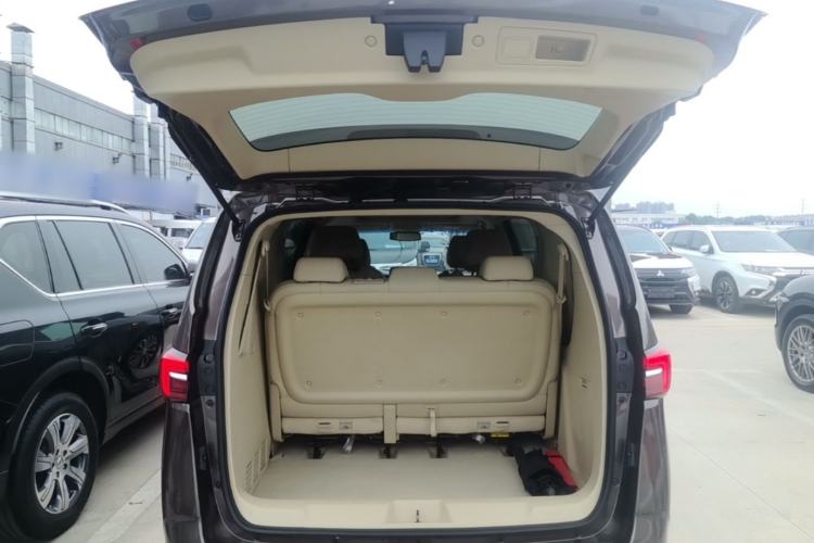 Used Buick GL8 2023 Facelifted Land Cruiser Executive Luxury Version Trunk