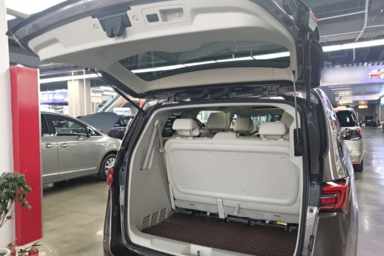 Used Buick GL8 2023 Land Executive Class Deluxe Model Trunk
