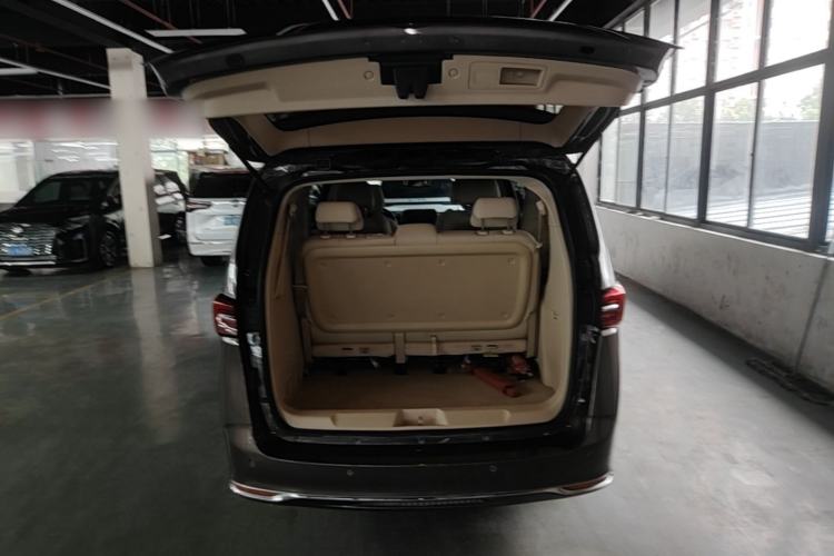 Used Buick GL8 2023 Land Executive Class 652T Luxury Model Trunk