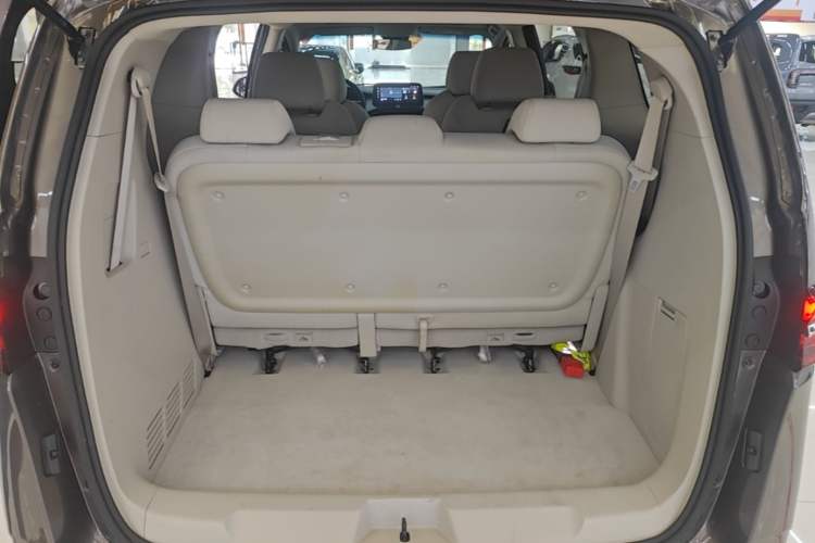 Used Buick GL8 2023 Land Executive Class Smart Enjoyment Model Trunk