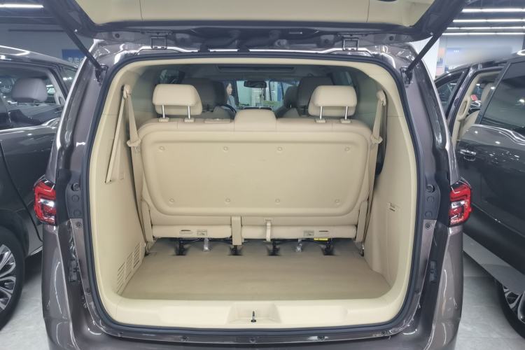Used Buick GL8 2023 Facelifted Land Cruiser Executive Luxury Version Trunk