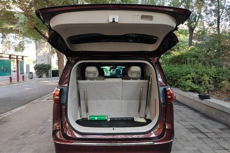Used Buick GL8 2023 ES Lu Zun Comfort Model Trunk