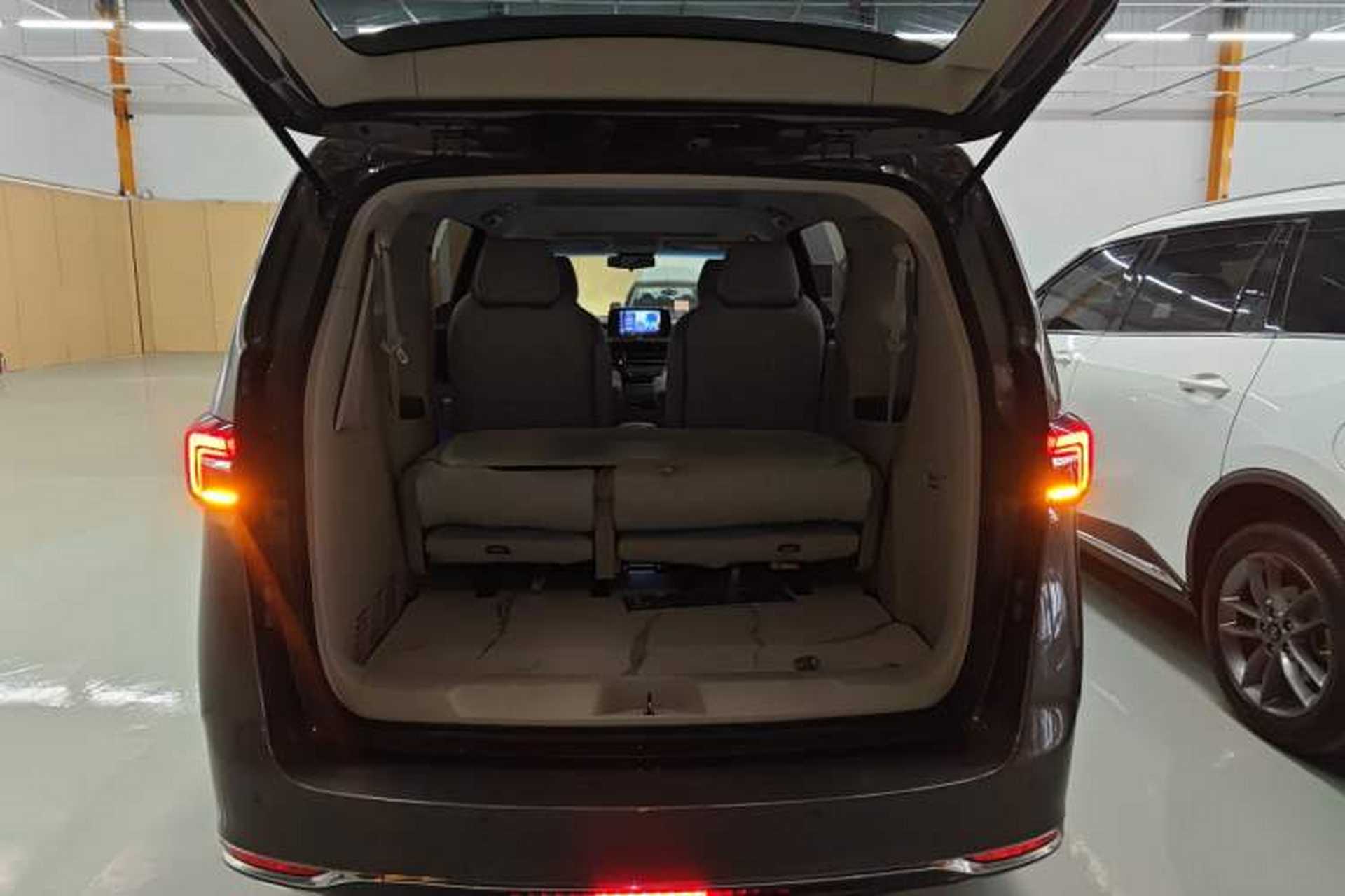 Used Buick GL8 2023 Land Executive Class Comfort Model Trunk