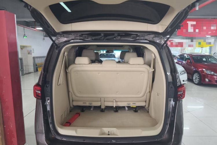 Used Buick GL8 2023 Facelifted Land Cruiser Executive Luxury Version Trunk