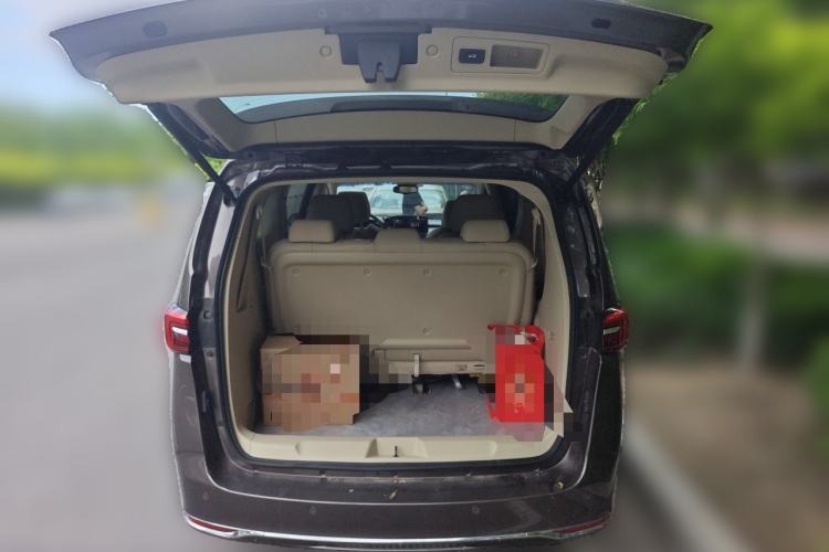 Used Buick GL8 2023 Facelifted Land Cruiser Executive Luxury Version Trunk