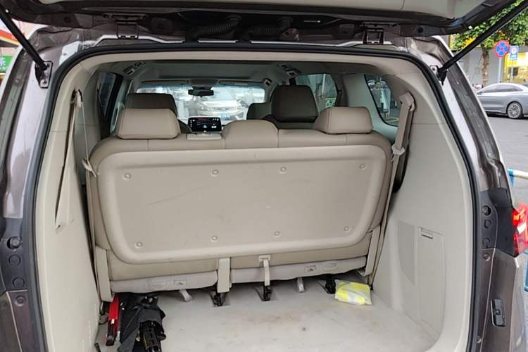 Used Buick GL8 2023 Land Executive Class Smart Enjoyment Model Trunk
