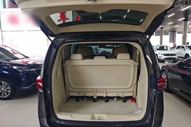 Used Buick GL8 2023 Facelifted Land Cruiser Executive Luxury Version Trunk