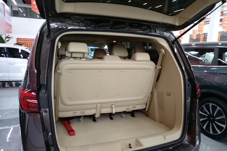 Used Buick GL8 2023 Facelifted Land Cruiser Executive Luxury Version Trunk
