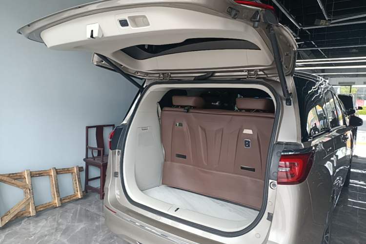 Used Buick GL8 2023 ES Lu Zun Comfort Model Trunk