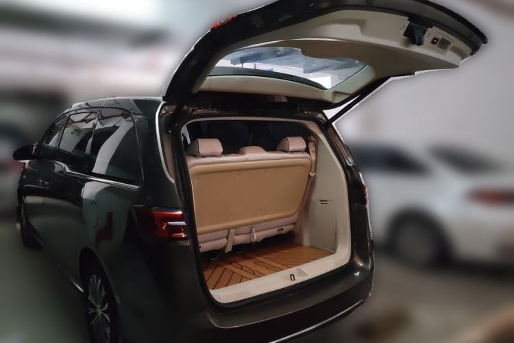 Used Buick GL8 2023 Land Executive Class Comfort Model Trunk