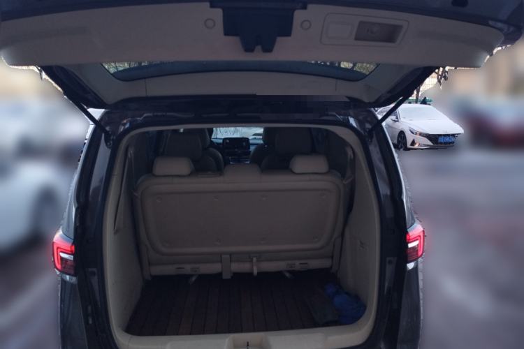 Used Buick GL8 2023 Facelifted Land Cruiser Executive Luxury Version Trunk