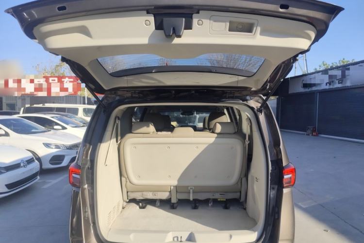 Used Buick GL8 2023 Land Executive Class Comfort Model Trunk