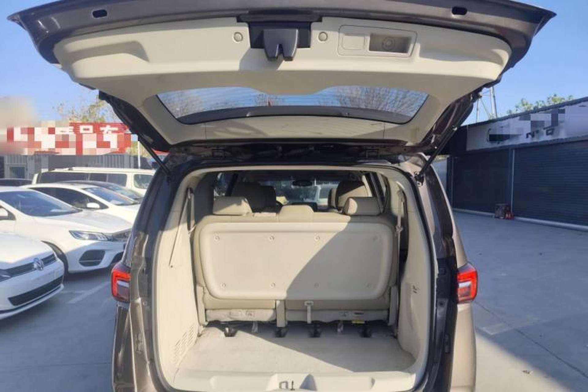 Used Buick GL8 2023 Land Executive Class Comfort Model Trunk
