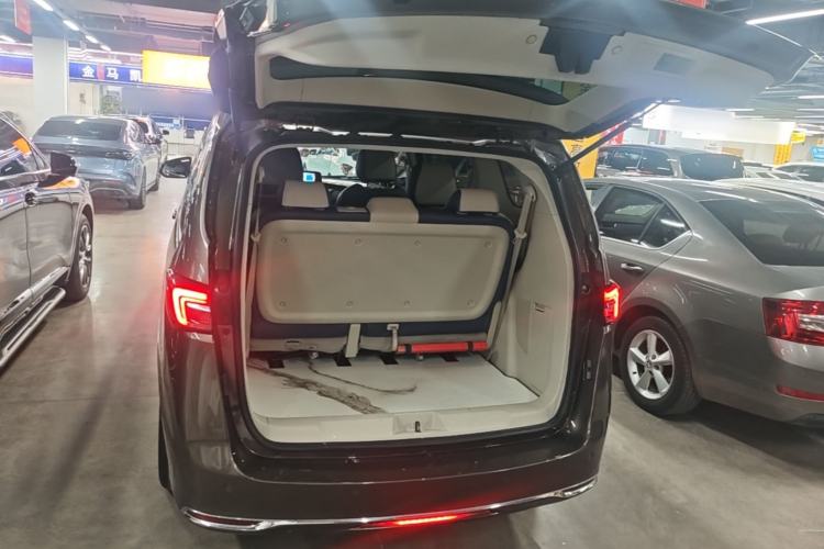 Used Buick GL8 2023 Land Executive Class Comfort Model Trunk