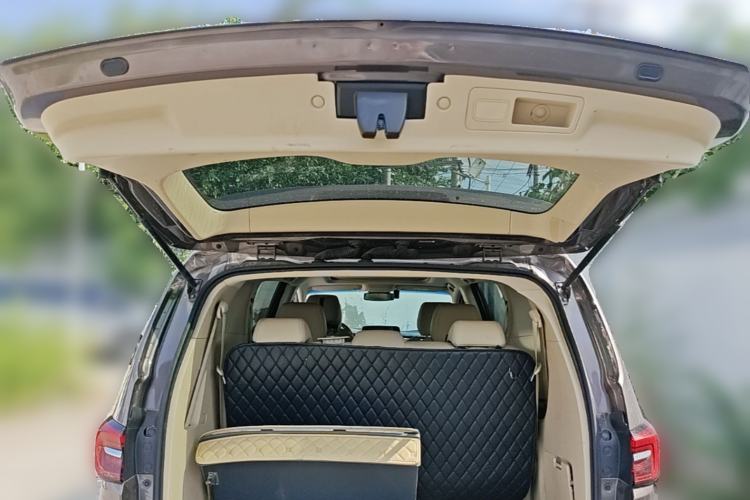 Used Buick GL8 2023 Land Executive Class 652T Luxury Model Trunk
