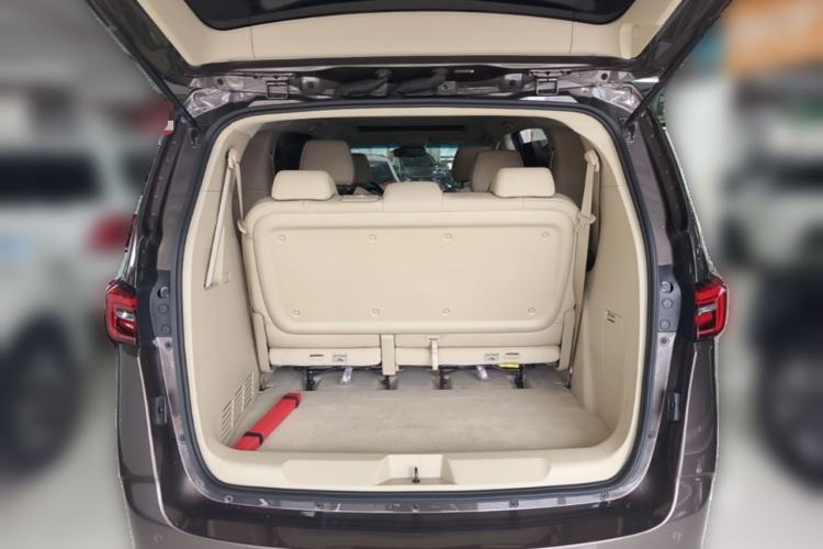 Used Buick GL8 2023 Facelifted Land Cruiser Executive Luxury Version Trunk