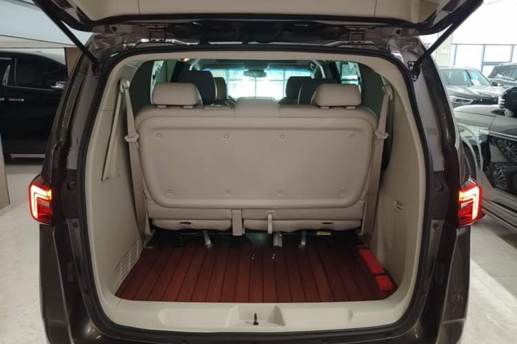 Used Buick GL8 2023 Land Executive Class Smart Enjoyment Model Trunk