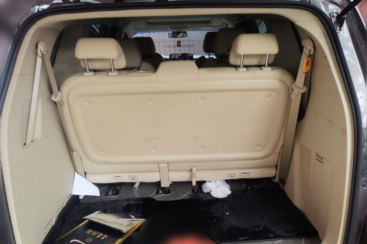 Used Buick GL8 2023 Facelifted Land Cruiser Executive Luxury Version Trunk