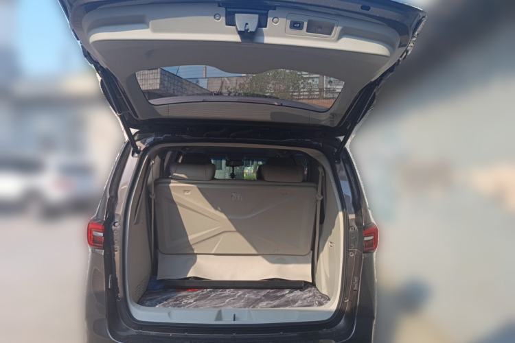Used Buick GL8 2023 Land Executive Class Comfort Model Trunk