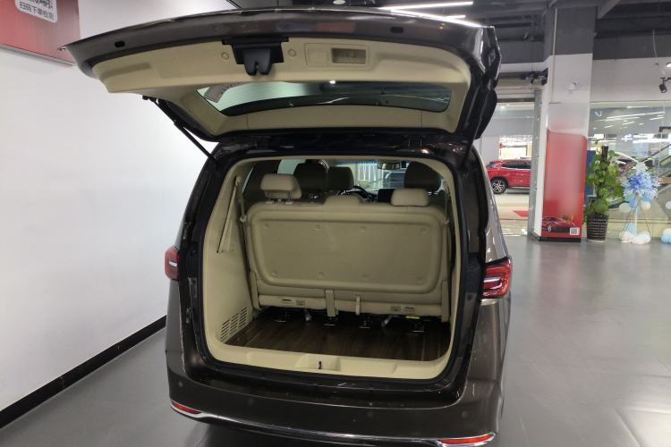 Used Buick GL8 2023 Land Executive Class 652T Luxury Model Trunk