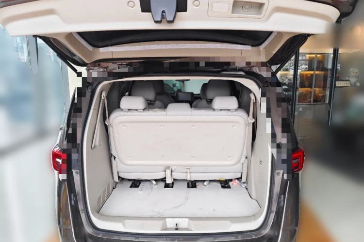 Used Buick GL8 2023 Land Executive Class Comfort Model Trunk