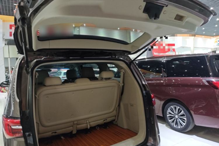 Used Buick GL8 2023 Land Executive Class Comfort Model Trunk