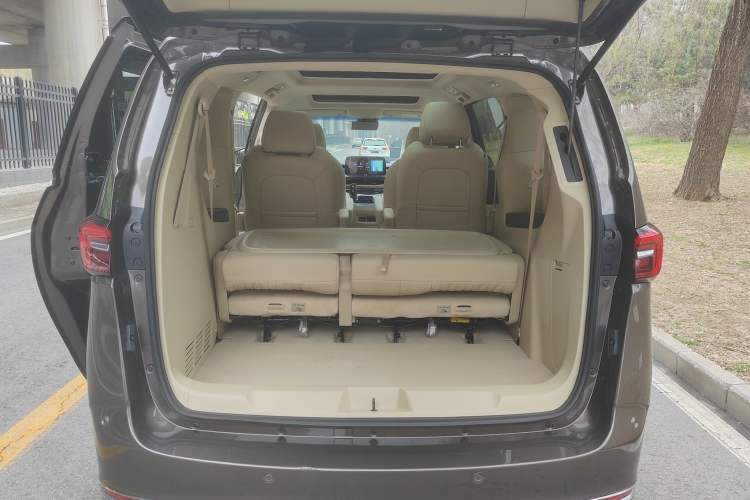 Used Buick GL8 2023 Land Business Class Smart Deluxe Model Trunk