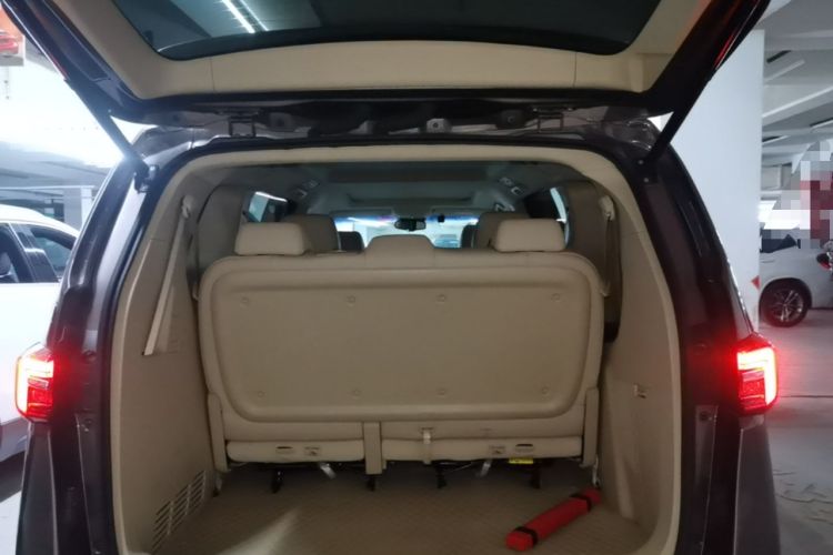 Used Buick GL8 2023 Facelifted Land Cruiser Executive Luxury Version Trunk