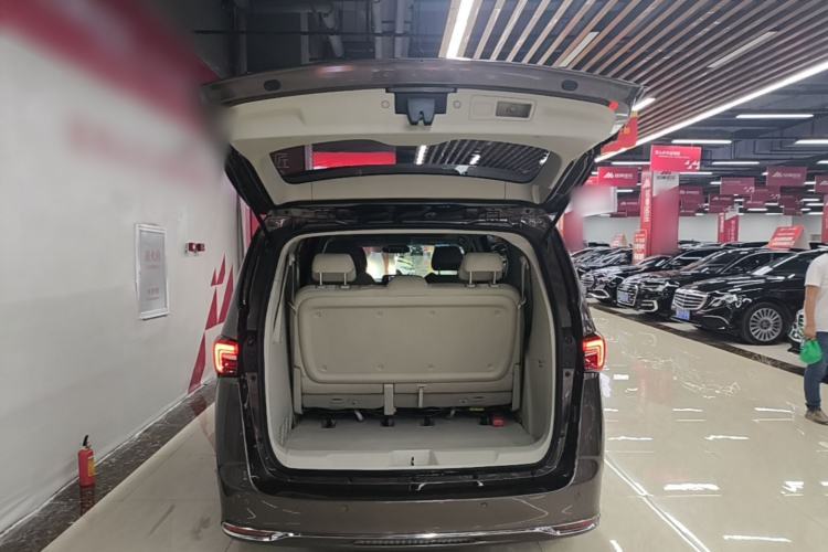 Used Buick GL8 2023 Land Executive Class Comfort Model Trunk