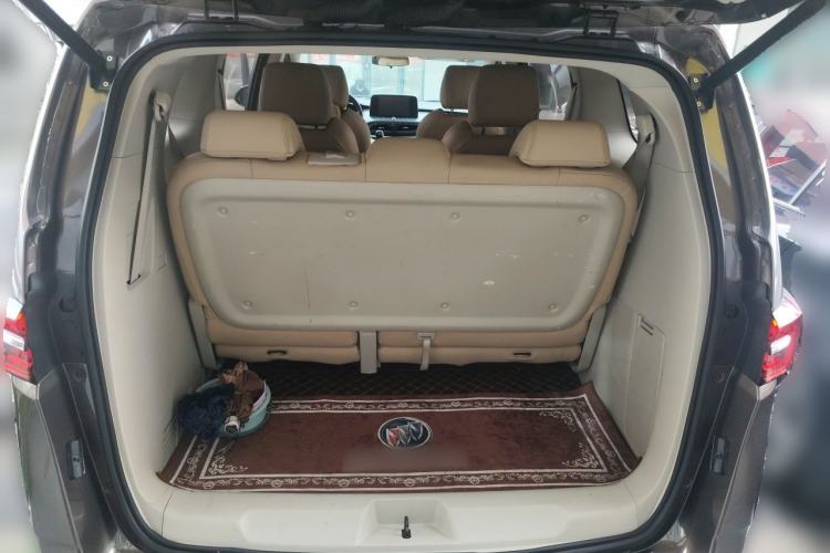 Used Buick GL8 2023 Land Executive Class Comfort Model Trunk