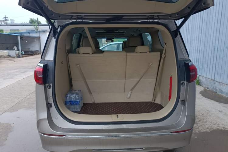 Used Buick GL8 2023 ES Lu Zun Deluxe Model Trunk