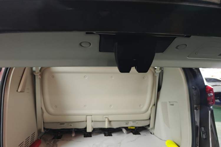 Used Buick GL8 2023 Land Executive Class Comfort Model Trunk