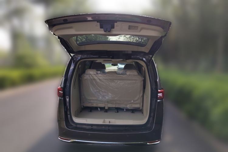 Used Buick GL8 2023 Facelifted Land Cruiser Executive Luxury Version Trunk