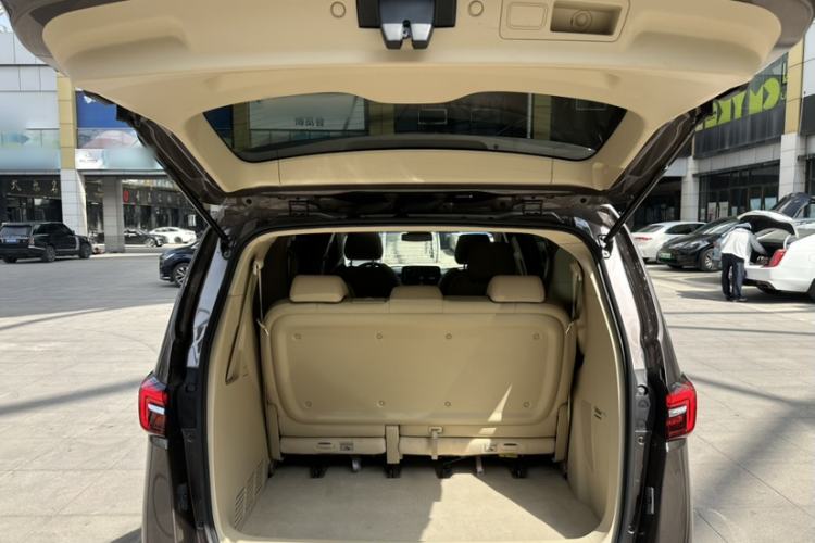 Used Buick GL8 2023 Land Executive Class 652T Luxury Model Trunk