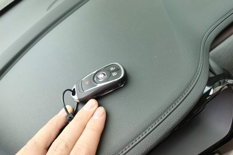 Used Buick GL8 2023 Land Executive Class Comfort Model Vehicle Key