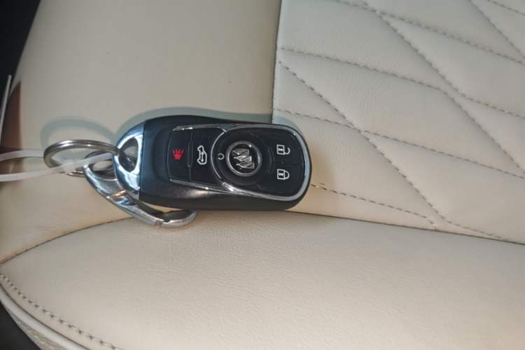 Used Buick GL8 2023 Facelifted Land Cruiser Executive Luxury Version Vehicle Key