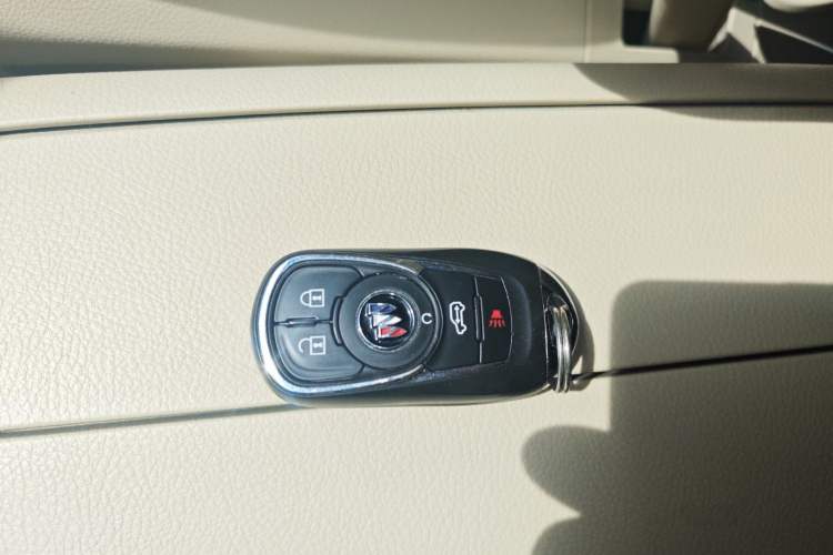 Used Buick GL8 2023 Land Executive Class 652T Luxury Model Vehicle Key
