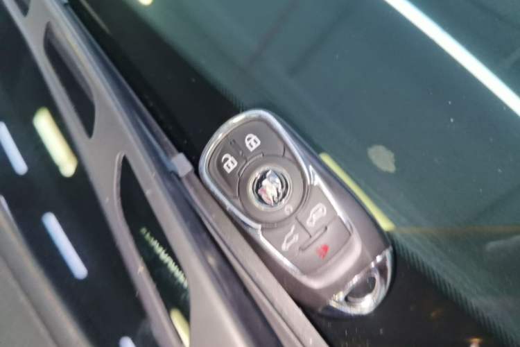 Used Buick GL8 2023 Land Executive Class Deluxe Model Vehicle Key