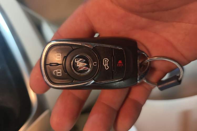 Used Buick GL8 2023 Facelifted Land Cruiser Executive Luxury Version Vehicle Key