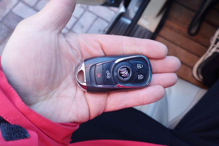 Used Buick GL8 2023 Facelifted Land Cruiser Executive Luxury Version Vehicle Key